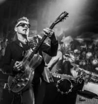 Rival Sons - Scott Holiday